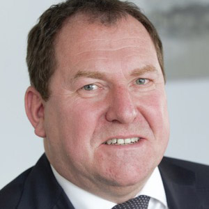 headshot Steven Groslin