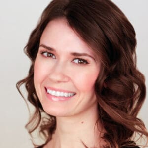 headshot Christine Short