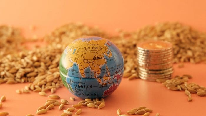 Gold, Energy and Agriculture Products Investment Prospect Under Current Geo-political Environment