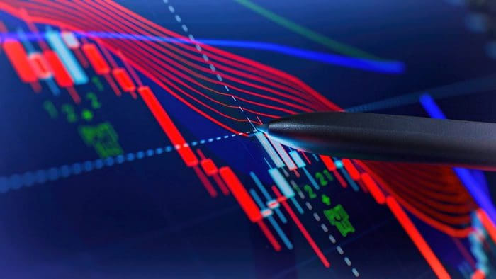 Opportunities in Trading VIX and VOLQ Based on the Relative Term Structure