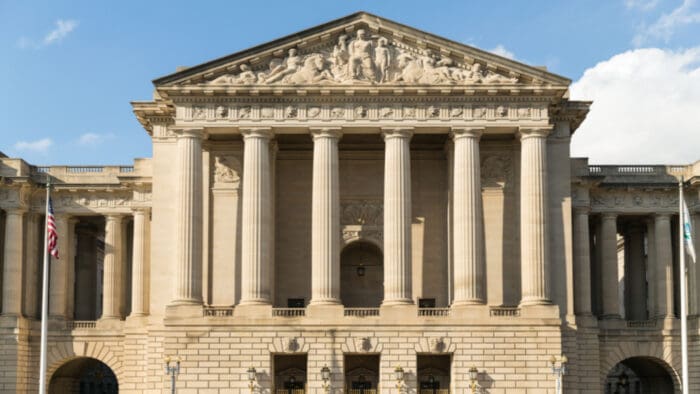 IBKR Economic Landscape: Bank Concerns Propel Liquidity Levels Apr. 3, 2023