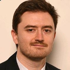 headshot Matt Humphries