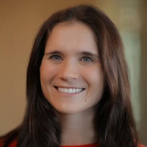 headshot Kelly Lannan