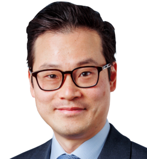 headshot Stephen Yiu