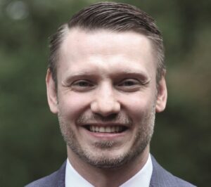 headshot Rob Crothers