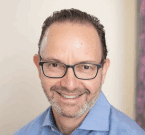 headshot Ian Schnoor