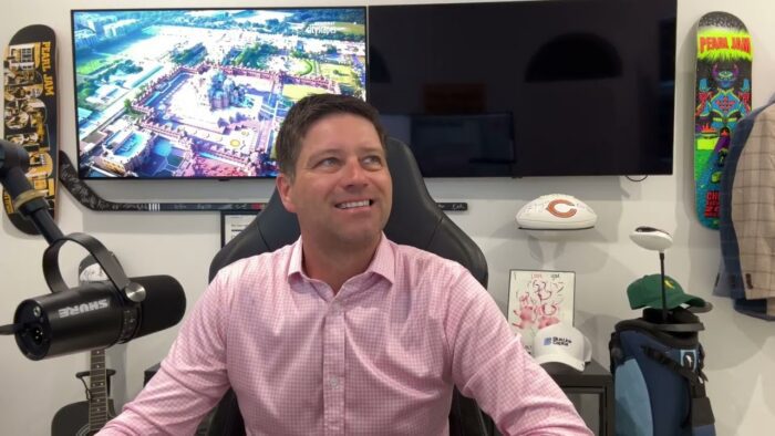 Gold Consolidates, Silver Eyes a Breakout! Stagflation Risk Builds