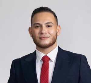 headshot Daniel Santiago